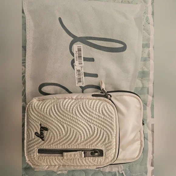 NWT lug brand pitter patter in metallic diamond white - Picture 4 of 4